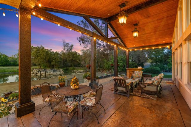 7021 Horseshoe Bar Rd, Loomis, CA 95650