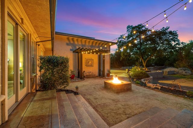7021 Horseshoe Bar Rd, Loomis, CA 95650