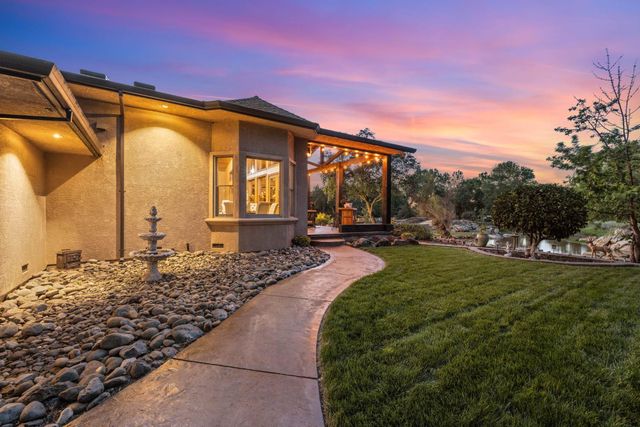 7021 Horseshoe Bar Rd, Loomis, CA 95650