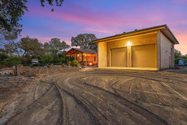 7021 Horseshoe Bar Rd, Loomis, CA 95650