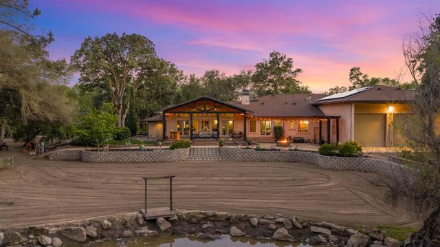 7021 Horseshoe Bar Rd, Loomis, CA 95650