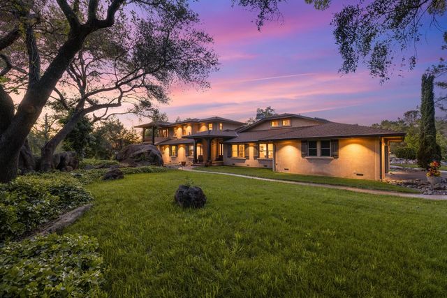 7021 Horseshoe Bar Rd, Loomis, CA 95650
