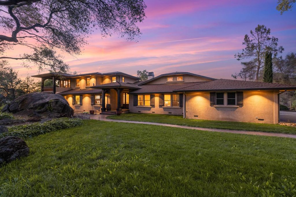 7021 Horseshoe Bar Rd, Loomis, CA 95650