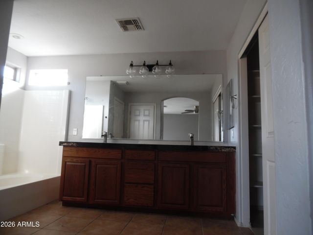 25884 W ELIZABETH Avenue, Buckeye, AZ 85326