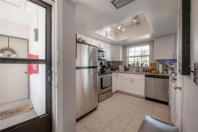 8812 BAY POINTE DRIVE D202, Tampa, FL 33615