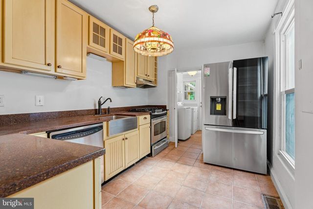 877 W LOMBARD ST, Baltimore, MD 21201
