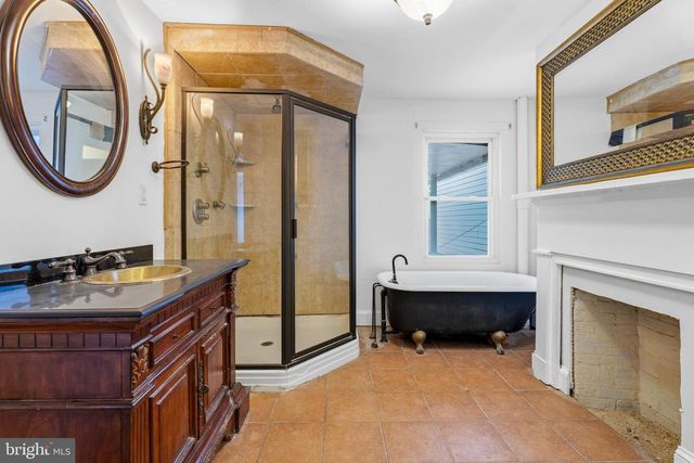 877 W LOMBARD ST, Baltimore, MD 21201