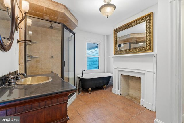 877 W LOMBARD ST, Baltimore, MD 21201
