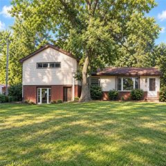 1044 Milan Street N, Canal Fulton, OH 44614