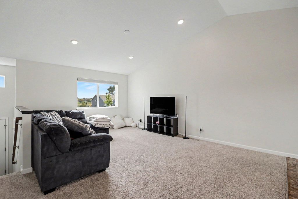 1304 Mulberry Avenue NE, Montgomery, MN 56069 — photo 3