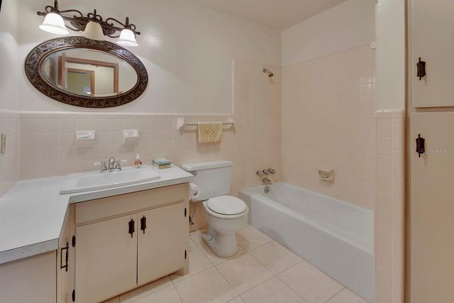 2240 N CLARA AVENUE, Deland, FL 32720