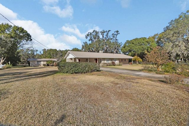 2240 N CLARA AVENUE, Deland, FL 32720