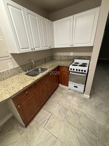 520 SW 4th St 8, Miami, FL 33130