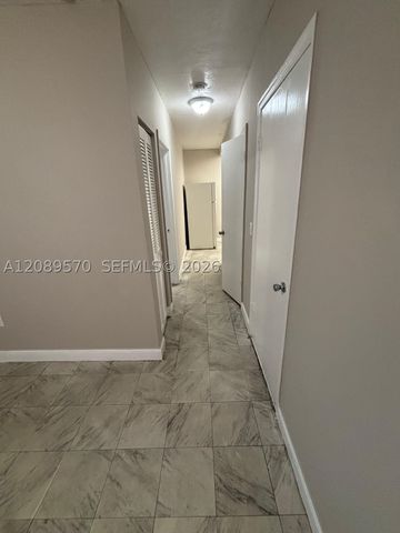 520 SW 4th St 8, Miami, FL 33130