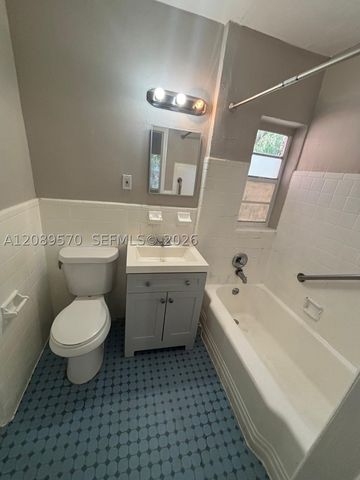 520 SW 4th St 8, Miami, FL 33130