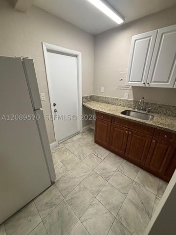 520 SW 4th St 8, Miami, FL 33130