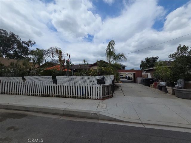 322 W Phillips, Ontario, CA 91762