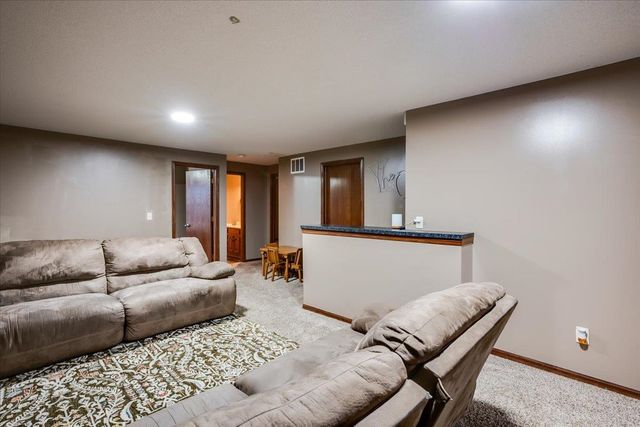 241 S Stoneridge St, Valley Center, KS 67147