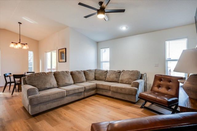 241 S Stoneridge St, Valley Center, KS 67147