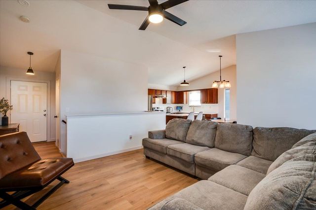 241 S Stoneridge St, Valley Center, KS 67147