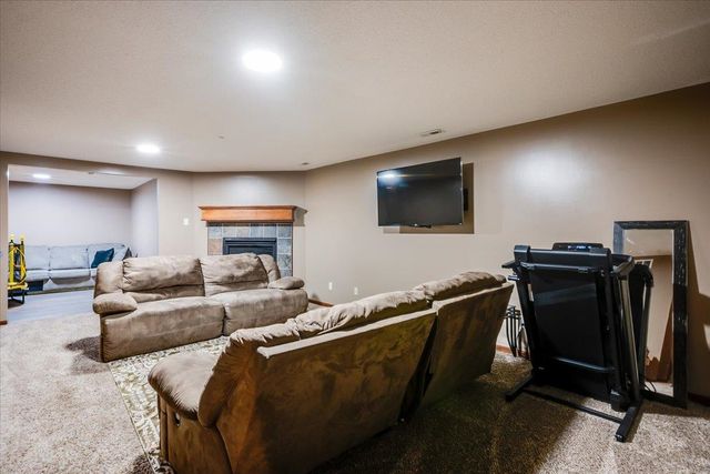 241 S Stoneridge St, Valley Center, KS 67147