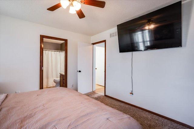 241 S Stoneridge St, Valley Center, KS 67147