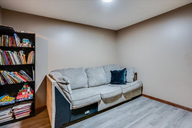 241 S Stoneridge St, Valley Center, KS 67147