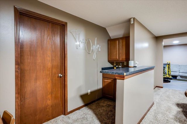 241 S Stoneridge St, Valley Center, KS 67147