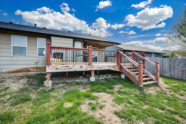 241 S Stoneridge St, Valley Center, KS 67147