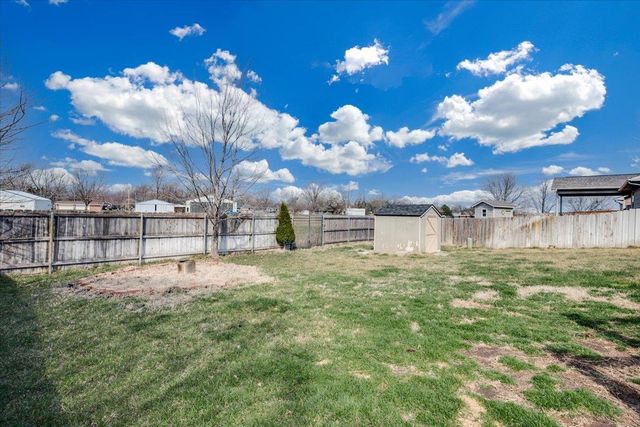 241 S Stoneridge St, Valley Center, KS 67147