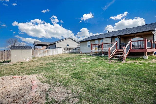 241 S Stoneridge St, Valley Center, KS 67147