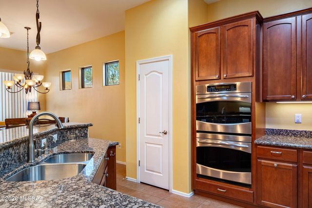 198 E Brearley Drive, Oro Valley, AZ 85737