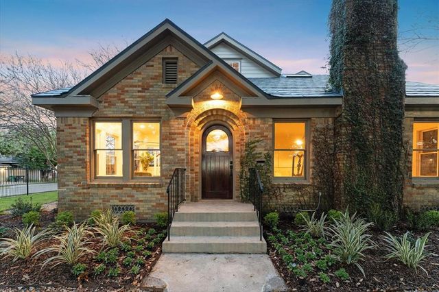 304 Bayland Avenue, Houston, TX 77009