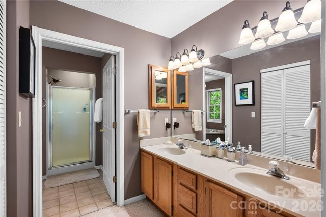 560 Toxaway Court, Lake Toxaway, NC 28747