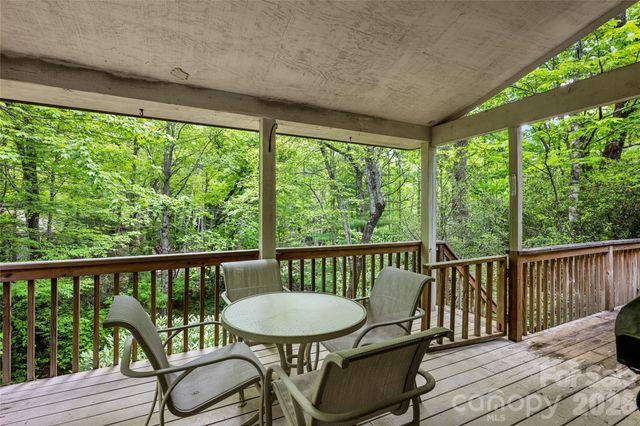 560 Toxaway Court, Lake Toxaway, NC 28747