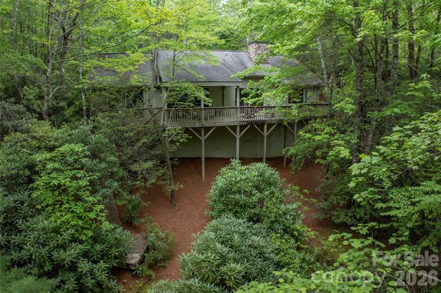 560 Toxaway Court, Lake Toxaway, NC 28747