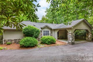 560 Toxaway Court, Lake Toxaway, NC 28747