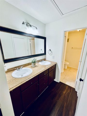 14515 Wunderlich Drive 608, Houston, TX 77069