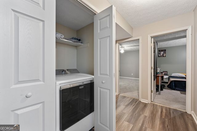 143 Stoneview Drive, Hoschton, GA 30548