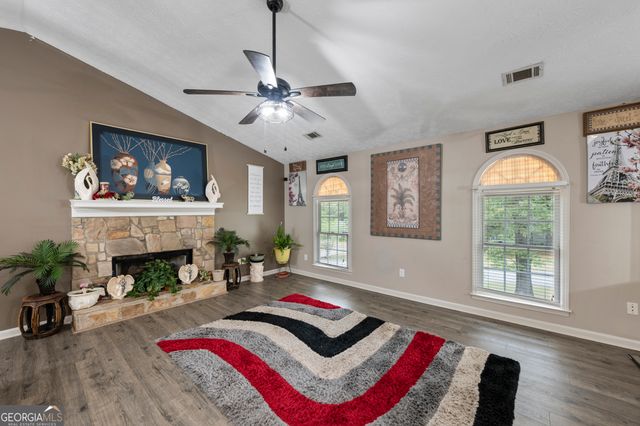 143 Stoneview Drive, Hoschton, GA 30548