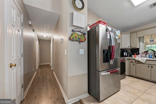 143 Stoneview Drive, Hoschton, GA 30548