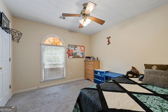143 Stoneview Drive, Hoschton, GA 30548