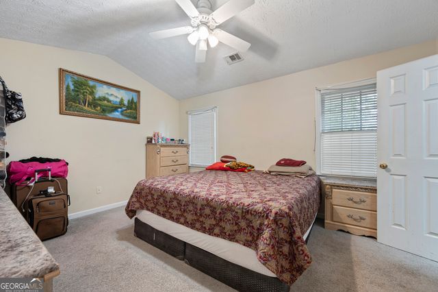 143 Stoneview Drive, Hoschton, GA 30548