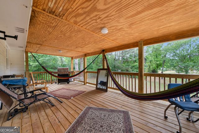 143 Stoneview Drive, Hoschton, GA 30548