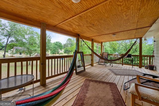 143 Stoneview Drive, Hoschton, GA 30548