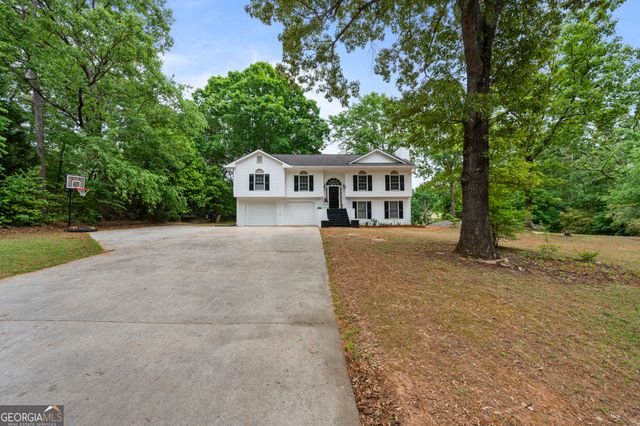143 Stoneview Drive, Hoschton, GA 30548