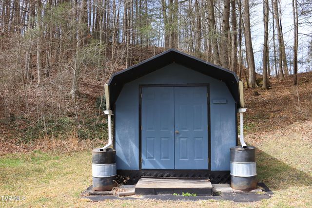 111 Cold Springs Drive, Appalachia, VA 24216