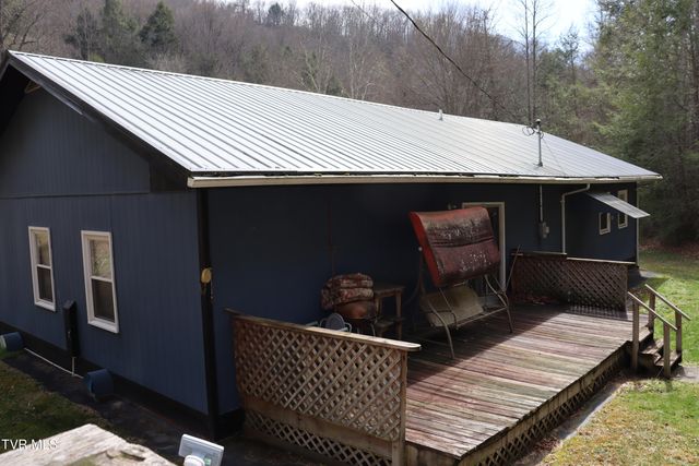 111 Cold Springs Drive, Appalachia, VA 24216