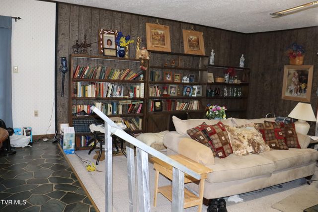 111 Cold Springs Drive, Appalachia, VA 24216