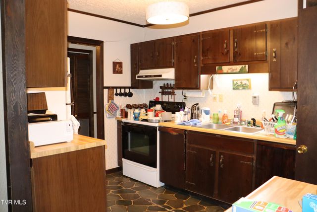 111 Cold Springs Drive, Appalachia, VA 24216